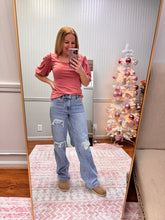 Load image into Gallery viewer, Mid Rise Distressed Straight 881010