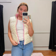 Load image into Gallery viewer, Cream Floral Vest