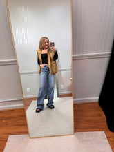 Load image into Gallery viewer, Contrast Vest - Camel