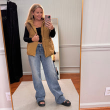 Load image into Gallery viewer, Contrast Vest - Camel