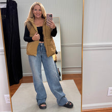 Load image into Gallery viewer, Contrast Vest - Camel