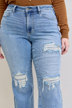 Load image into Gallery viewer, Mid Rise Distressed Straight 881010