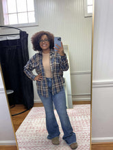 Load image into Gallery viewer, Mid Rise Fray Hem Flare 82670