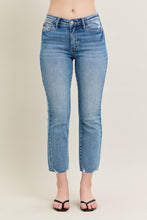 Load image into Gallery viewer, Vintage Wash Mid Rise Crop Kick Flare 88979