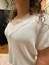Load image into Gallery viewer, Fringe V-neck - White