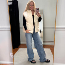 Load image into Gallery viewer, Contrast Vest - Cream