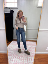 Load image into Gallery viewer, Mid Rise Skinny 82252