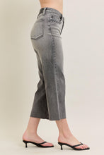 Load image into Gallery viewer, Embroider Crop 88949