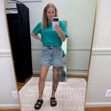 Load image into Gallery viewer, Slim Cuffed Shorts (152113)