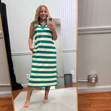 Load image into Gallery viewer, V-Neck Maxi Dress