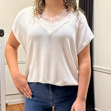 Load image into Gallery viewer, Fringe V-neck - White