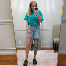 Load image into Gallery viewer, Slim Cuffed Shorts (152113)