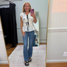 Load image into Gallery viewer, Floral Tie Front Top