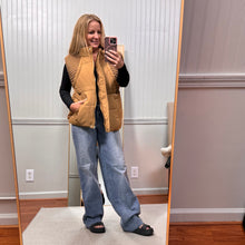Load image into Gallery viewer, Contrast Vest - Camel