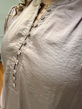 Load image into Gallery viewer, Button Blouse